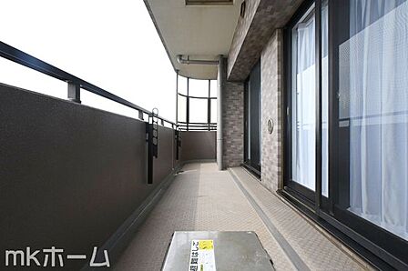 バルコニーは陽当たりとともに風通しも良く洗濯物もよく乾きます！