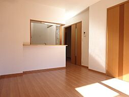 サンクチュアリ III 1階2LDKのリビング/ダイニング