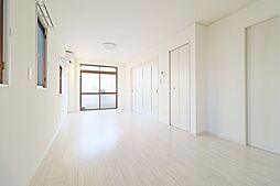 メゾン・ド・アヴニール 1階1LDKのリビング/ダイニング