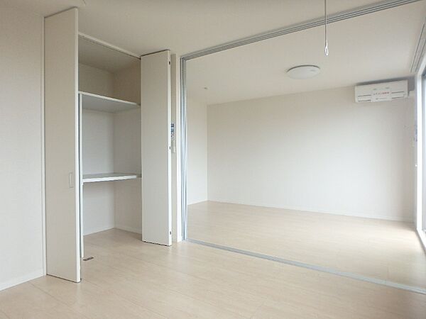 apartment 栃木県小山市城東６丁目19-19　グランオッツ1F