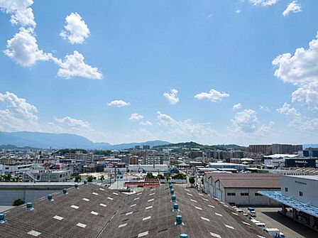 9階からの眺望。見晴らし良好です♪