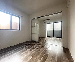 近鉄京都線 東寺駅 徒歩4分の賃貸マンション 1階1DKのリビング/ダイニング