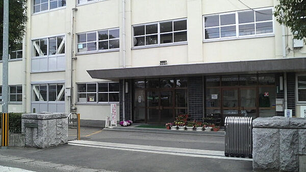 画像21:【中学校】徳島市立城西中学校まで596ｍ