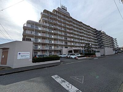 外観：RC造9階建て　A・B・C棟合計353戸のビッグコミュニティ