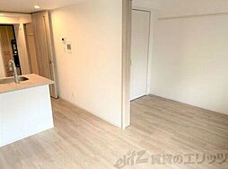 エスリードレジデンス梅田グランゲート 7階1LDKのリビング/ダイニング