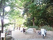 片山公園 徒歩36分。 2810m