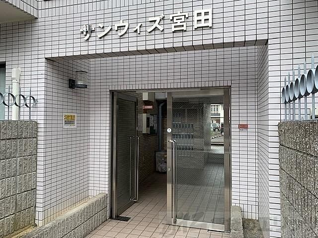 12 / 28