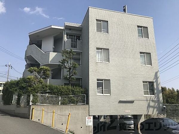 グレースコート千里山 301｜大阪府吹田市千里山東３丁目(賃貸マンション3LDK・3階・71.18㎡)の写真 その1