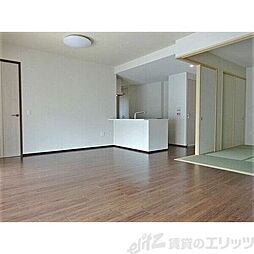 ミリカ・ヒルズ　2街区 406 4階3LDKの室内