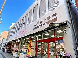 ジョイフルサン山里店食品館 徒歩5分。 370m