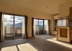 フローレンス緑井グランドアーク弐番館 1301 13階4LDKのリビング/ダイニング