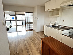 サンシルクI 302 3階2LDKのリビング/ダイニング