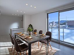 サン・セントラル 204 2階2LDKのリビング/ダイニング