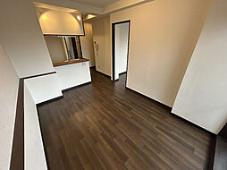 リバーサイド三滝 102 1階1LDKのリビング/ダイニング