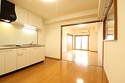 プレシャス・コーホー 302 3階1DKのリビング/ダイニング