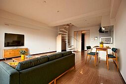 エルカーサニッシャラ 305 3階2LDKのリビング/ダイニング