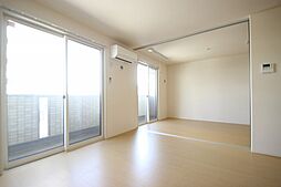 ラクト鶴江 202 2階1LDKのリビング/ダイニング