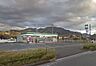 周辺：ファミリーマート 八幡上香月一丁目店（1353m）