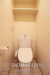 温水洗浄便座付きで快適です。