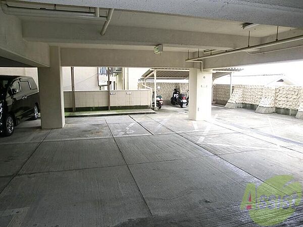 画像16:駐車場の空き状況はご確認下さい。
