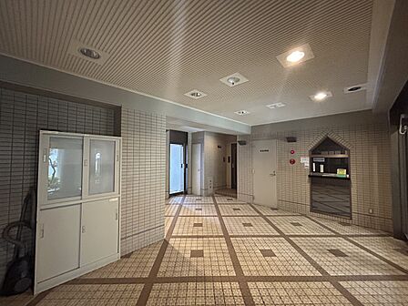 ロビーとお部屋が面しております。家を出てから気づく忘れ物もすぐに取りに戻ることができます。