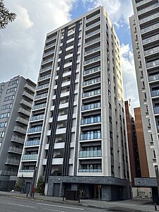 外観:2022年築、札幌市営地下鉄東西線「西18丁目」駅まで徒歩4分、3駅2路線利用可能! 外観:2022年築、札幌市営地下鉄東西線「西18丁目」駅まで徒歩4分、3駅2路線利用可能!