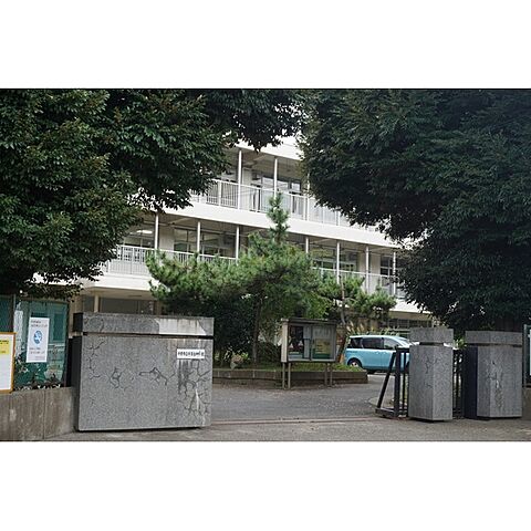 中学校「千葉市立千草台中学校まで246ｍ」