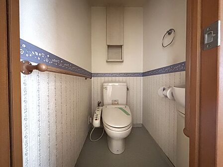 温水洗浄便座のおトイレです♪