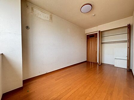 7.7帖の洋室です！お部屋が独立しているのでプライベートも守られます◎
