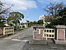 周辺：横須賀小学校 1010m
