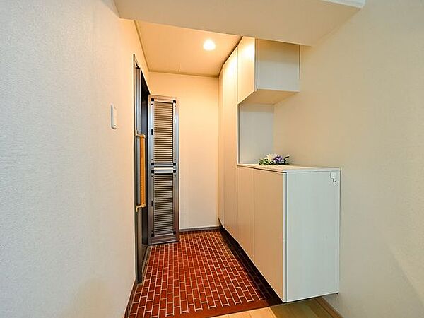 玄関を拡大表示