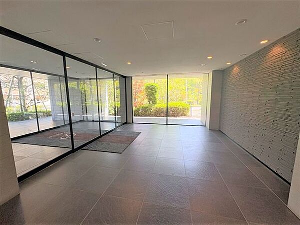 エントランスを拡大表示