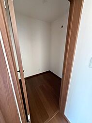 2つの納戸付きで片付け上手!豊富な収納ですっきり暮らせる家