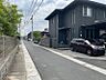 その他：物件前面の道路は、交通量の少ない閑静な住宅街に位置しています。落ち着いた住環境をお求めの方におすすめです。※駐車スペースは、車種により2台駐車可能です。