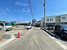 その他：前面道路になります。車の出し入れもスムーズです。閑静な住環境です。