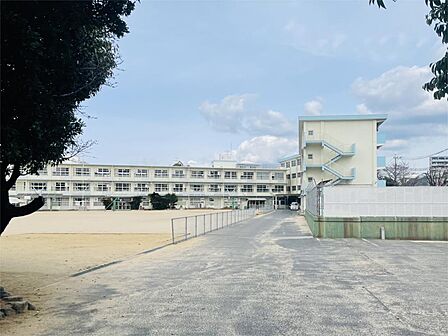 北九州市立三郎丸小学校(625m)