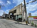 開放的な青空が...