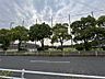 周辺：東港公園グラウンド（972m）