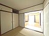 その他：和の趣が心地よい、広々とした和室。収納も豊富で、ゆったりとくつろげる空間です。