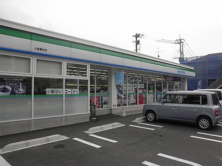 ファミリーマート 小倉重住二丁目店（1083m）