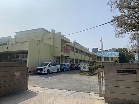 北九州市立西小倉小学校(579m)