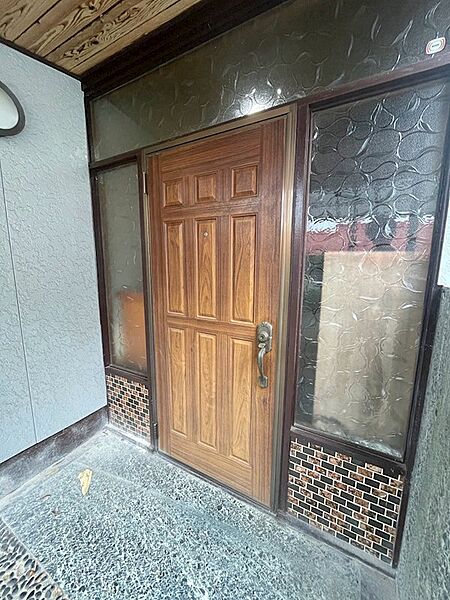 玄関を拡大表示