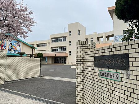 北九州市立城南中学校(825m)
