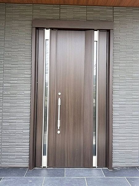 玄関を拡大表示