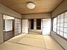 その他：落ち着いた和室は、来客をもてなす空間としても活用できます。押し入れ収納があり、お部屋をすっきり保てます。