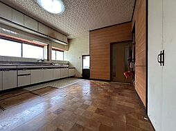 大橋三丁目戸建 4LDKのリビング/ダイニング