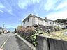 その他：物件前面の道路は、交通量が比較的少ない印象です。陽光降り注ぐ穏やかな住環境で、新たな生活を始めてみませんか。