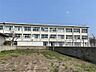 周辺：中間市立底井野小学校（887m）