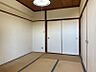 その他：和の趣が心地よい空間。畳の上でくつろぎのひとときをお過ごしください。