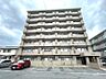 その他：安定感のある外観デザインが特徴のマンション。暮らしやすい住環境で、快適な毎日をお過ごしいただけます。